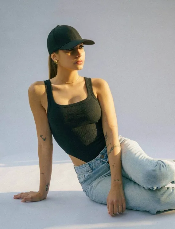 Successful OnlyFans creator represented by Aroa Agency